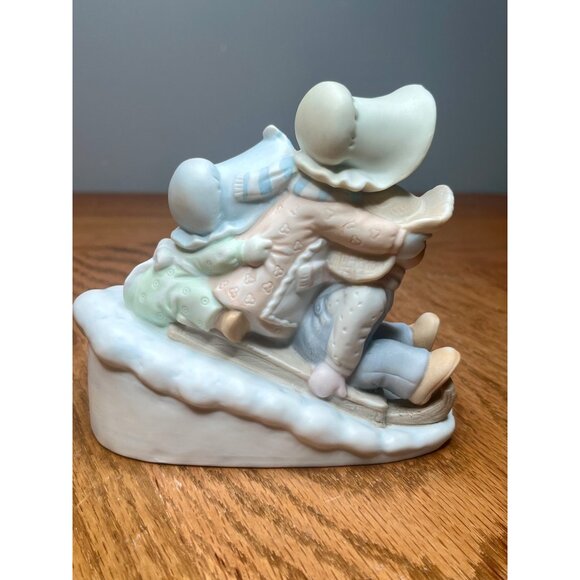 Circle of Friends by Masterpiece Homco 1993 A-Sledding We will Go! with Original - Picture 3 of 10